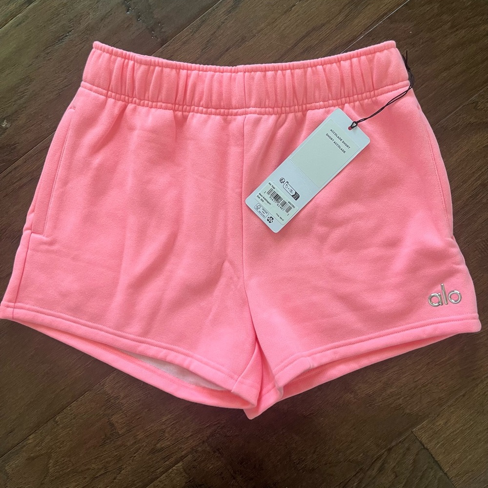 ALO Yoga XXS Women's Bubblegum Pink Accolade Shorts